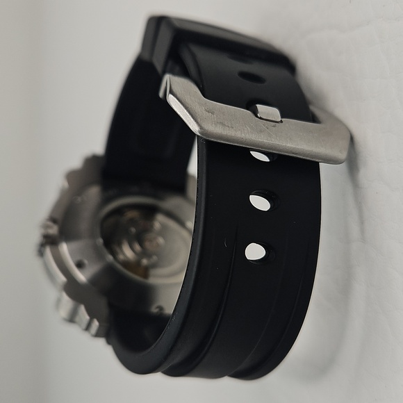 Authentic Hamilton Khaki BelowZero Automatic 42mm Mens Date Watch - Picture 6 of 17